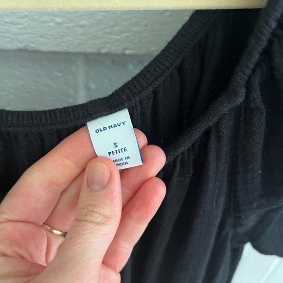 Old Navy black mini - Picture 2 of 2